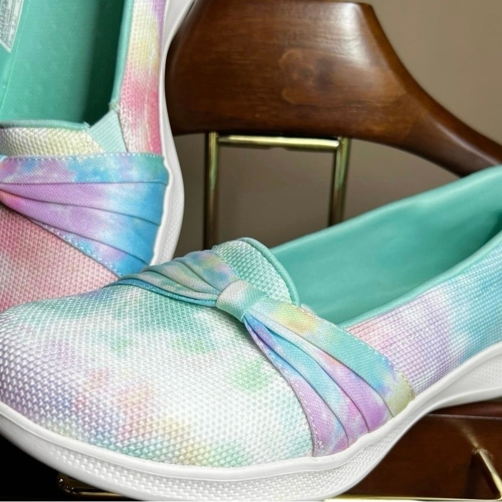 Skechers Go Steps lite day.